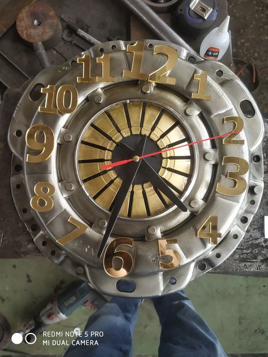 Настенные часы металлические