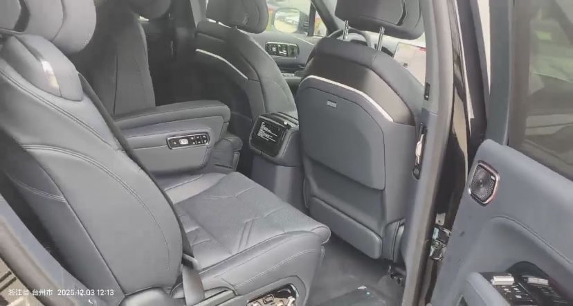 Zeekr X9 Ultra . Dable Black .