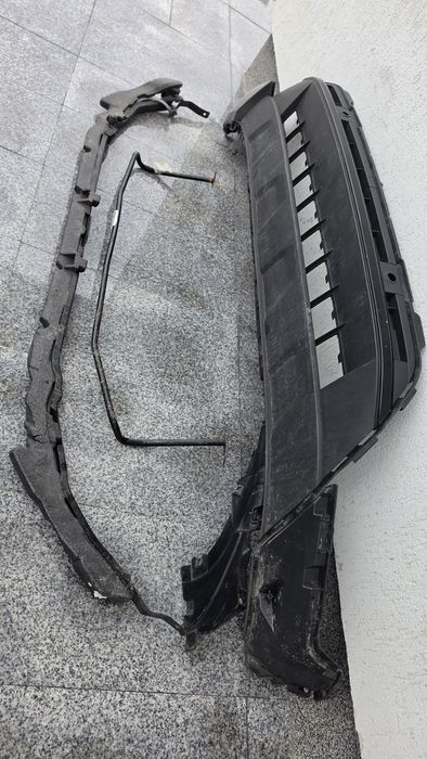 Scut spoiler bara fata armatura absorbant grila bara fata senzor VW Touareg 3 III 760 cr7 7cr 2018+