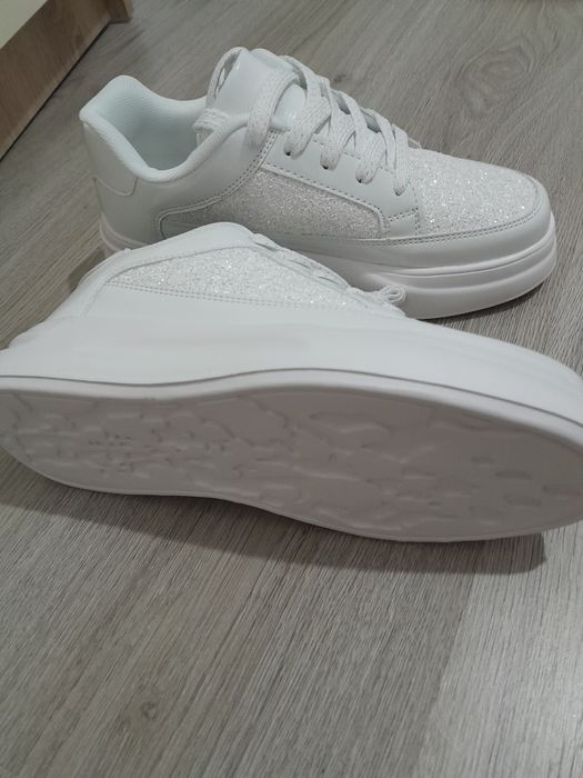 Adidaşi noi nr.38
