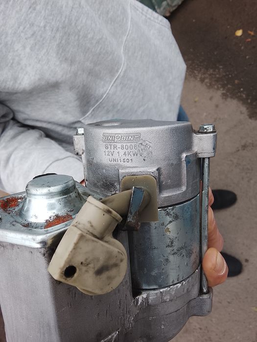 Продам стартер на Toyota Y-4