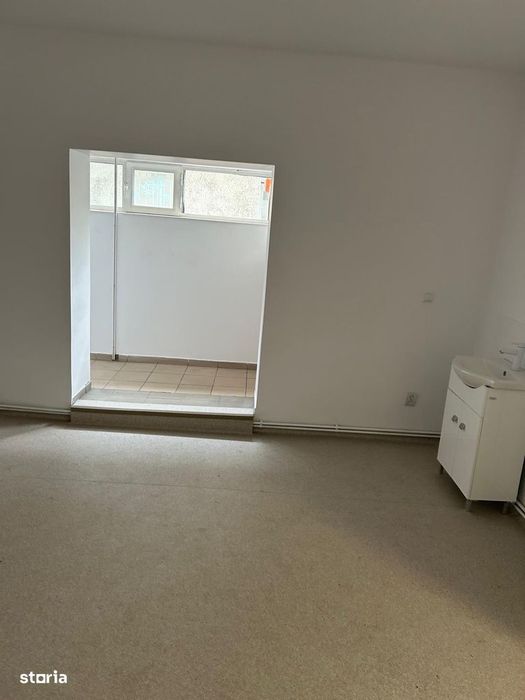 Spatiu comercial la inchiriat - zona centrala