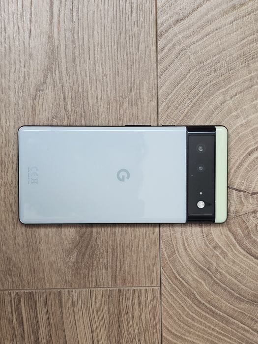 Google Pixel 6 128/8 GB + 6 калъфа