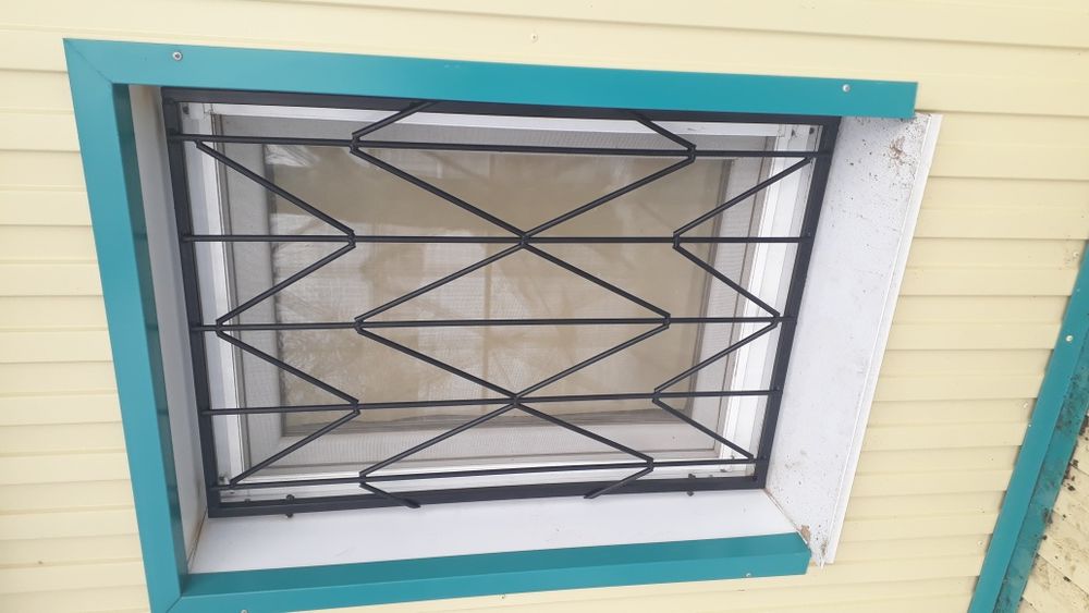 Решётки на окна.