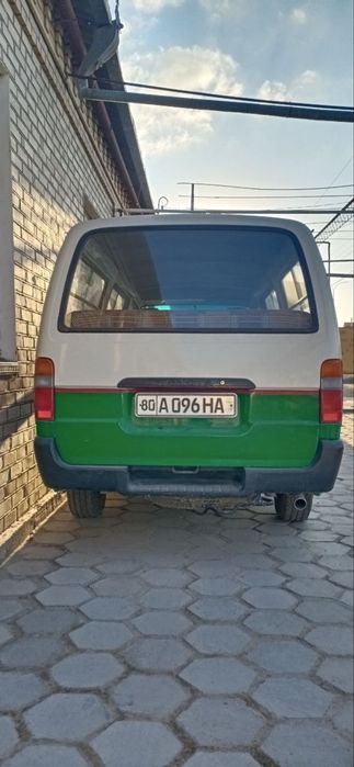 Toyota mikroavtobus