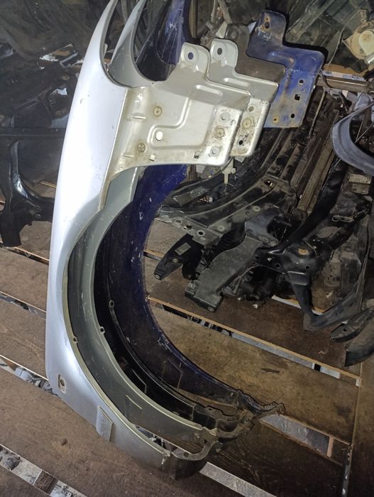 Крыло переднее правое на Ауди А4В5 рестайлинг