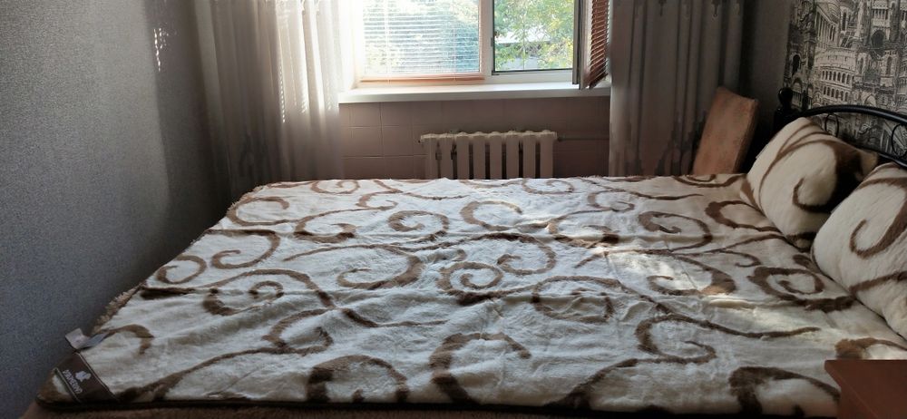 Одеяло и две подушки