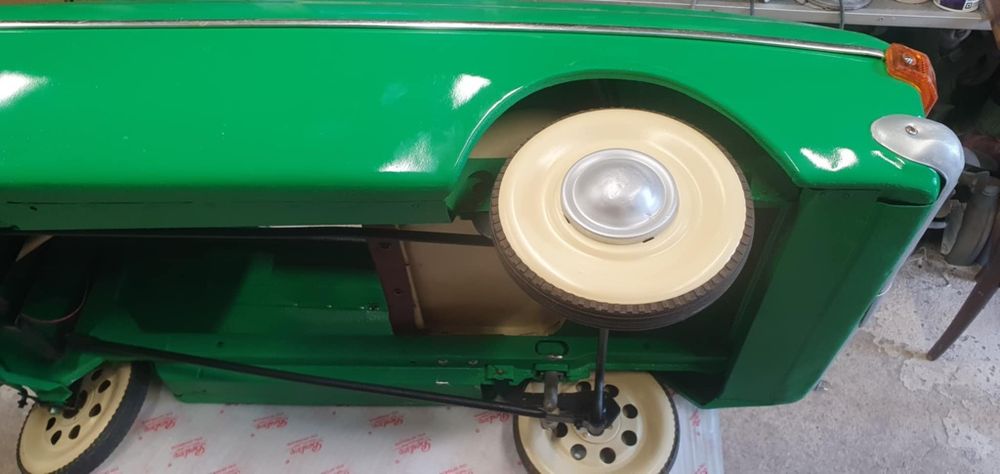 Ретро кола с педали Москвич