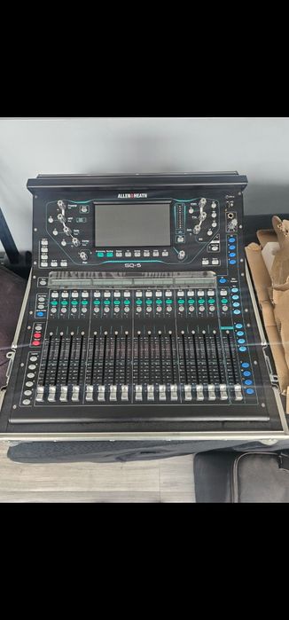 mixer digital  allen heath  sq5