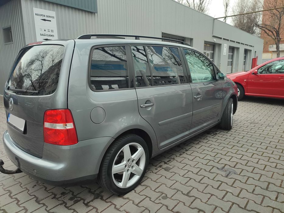 VW Touran 7 Locuri 2.0 140 cai