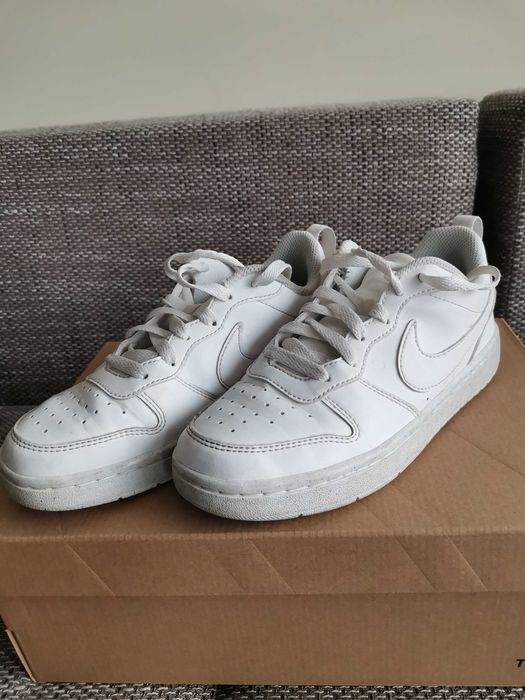 Маратонки Adidas, Nike и апрески 35 и 36