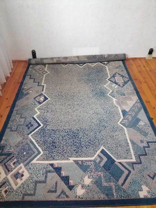 Килим в синята гама