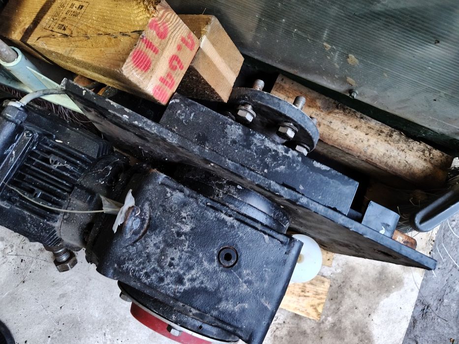 Reductor cu motor