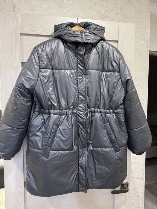 Продам куртку новую