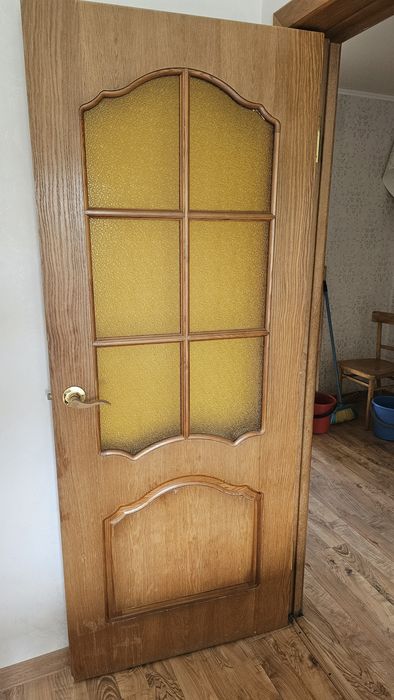 Продам деревянные двери б/у.