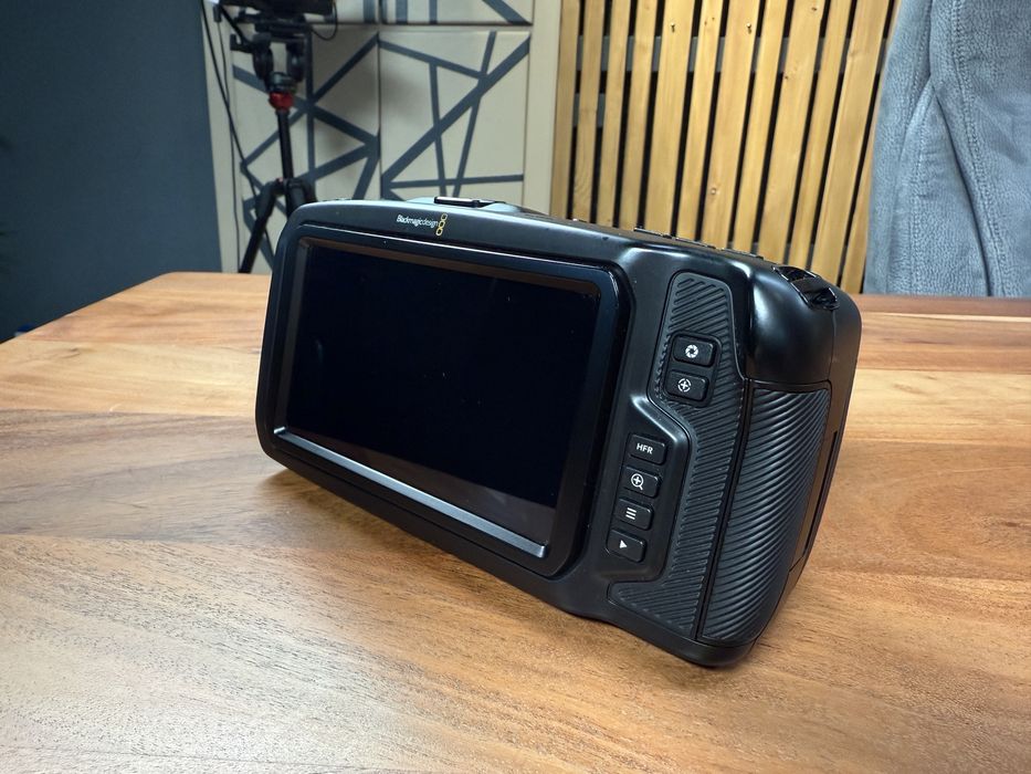 Vand / schimb Blackmagic Pocket Cinema Camera 4K – stare impecabila