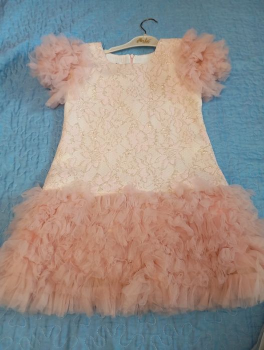 Продам платье ..платье очень красивые ..