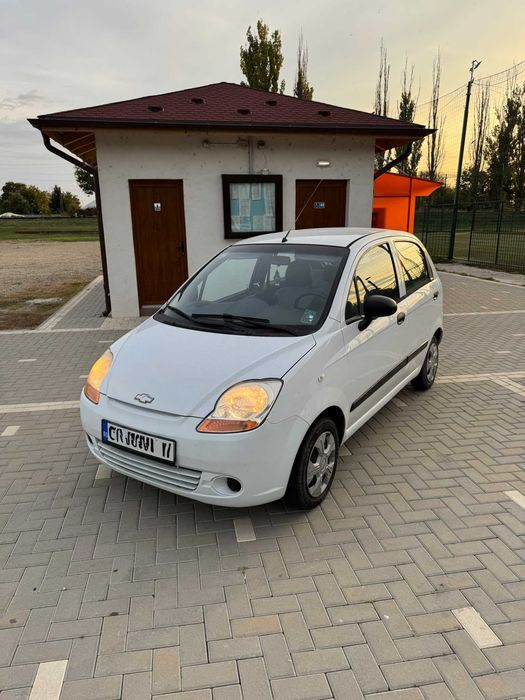 Vând chevrolet spark