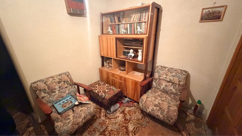 Vand mobilier in stare buna