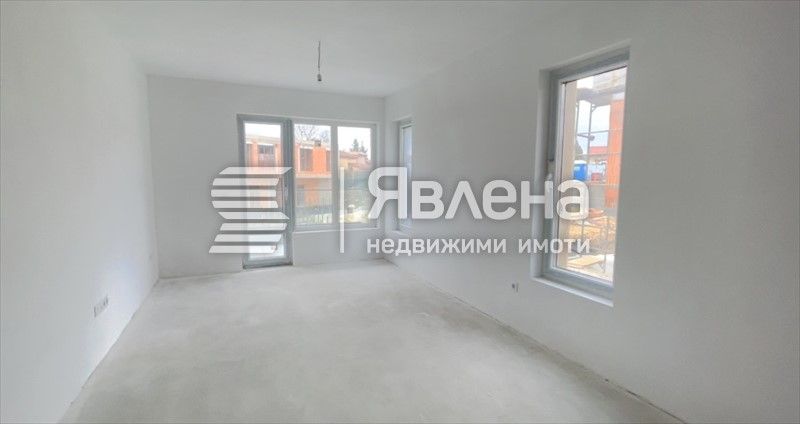 Продава се Къща в Варна, м-т Траката - 204 кв.м за 2035 €/кв.м - Снимка #4
