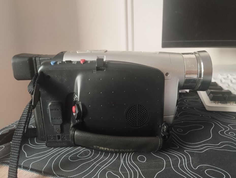 Видеокамера VHS-C Panasonic NV-VZ18