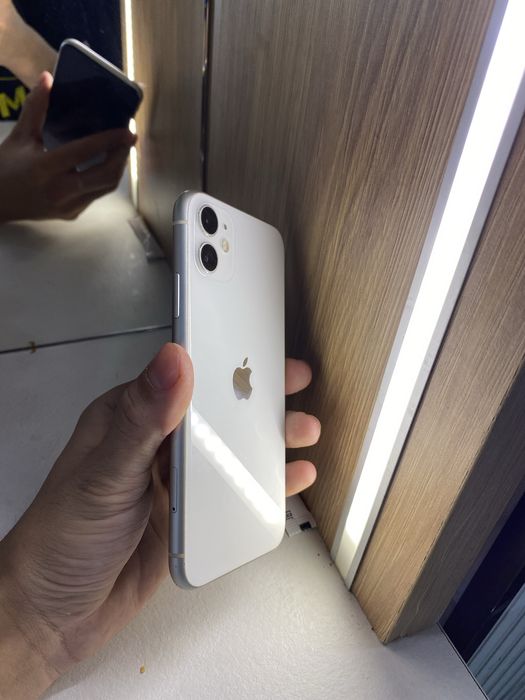 Продам Iphone 11
