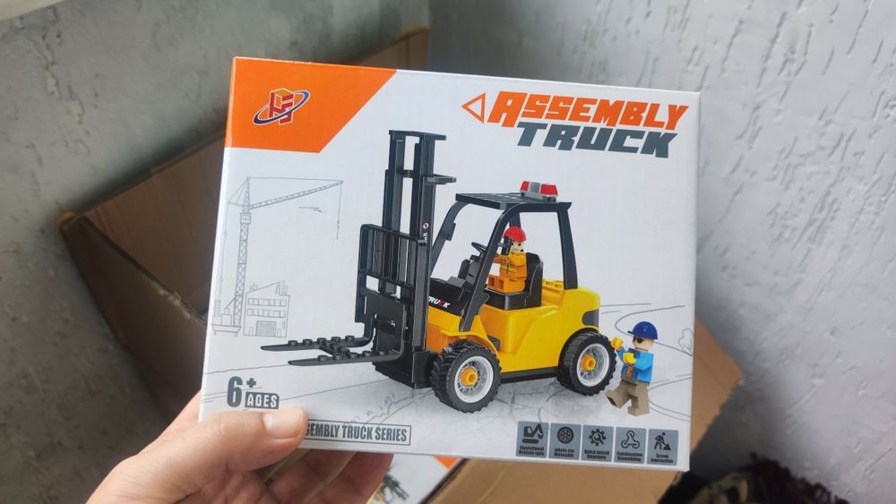 Игрушки новые разные