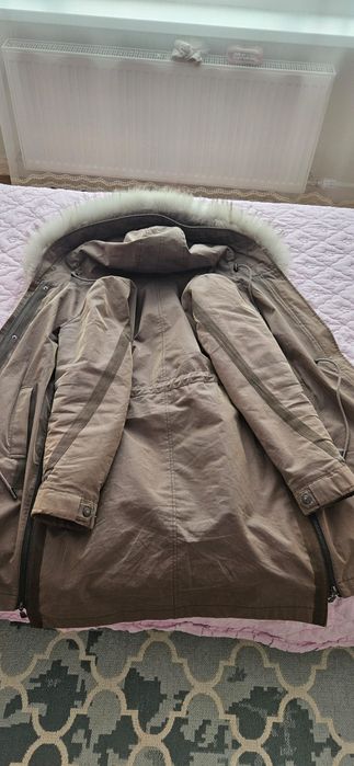 Продам парку, размер 44