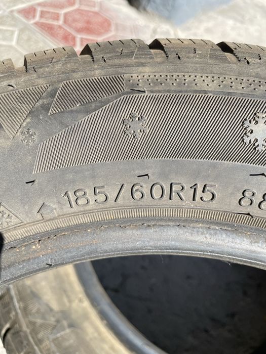 Шины 2 шт 185/60/15 в отличном состоянии