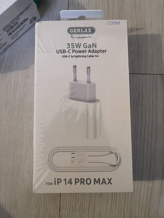 Наушники и зарядка