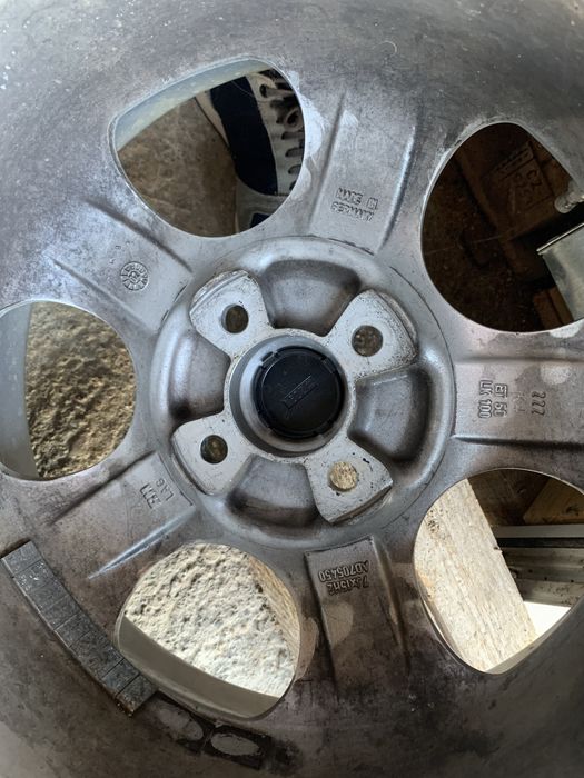 Vand jante cu cauciucuri