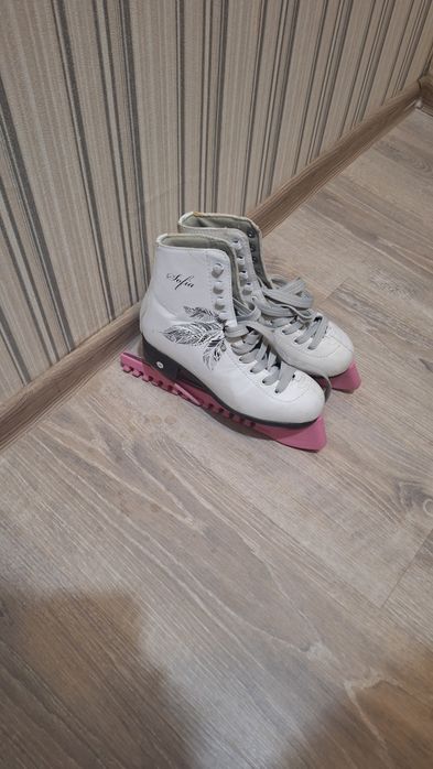 Продам коньки 36 размер
