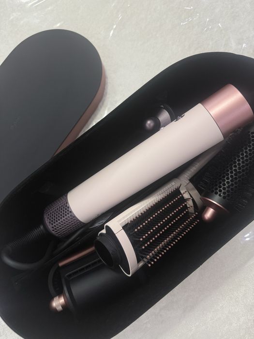 Продам дайсон оригинал