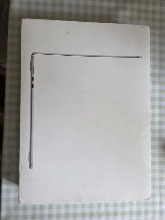 MacBook Air M2 15 (Серебристый)