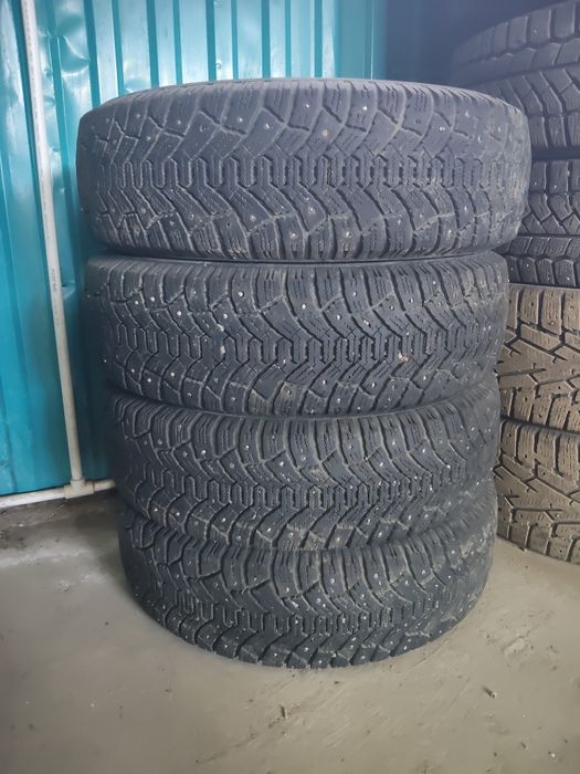Продам комплект зимних шин R15
