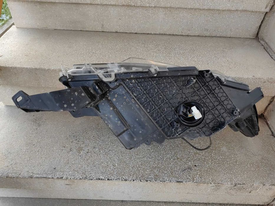 Фар Toyota Land Cruiser FJ150 Prado LED ляв