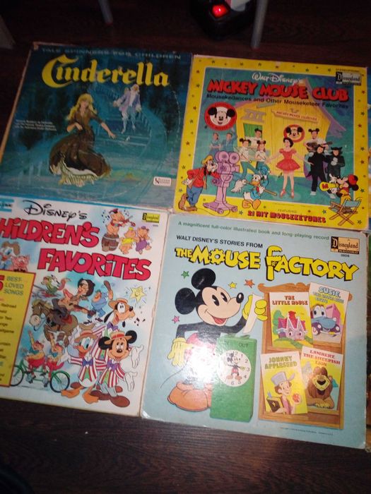 discuri vinil  pick up povesti in limba engleza si muzica cd stare nou