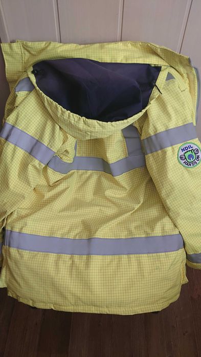 Продам осенную спецкуртку