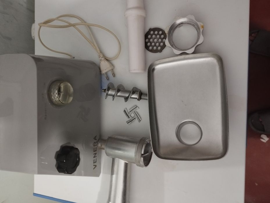 Продам срочно  мясорубка