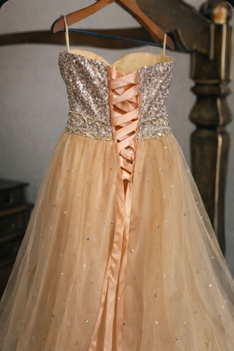 Дълга официална рокля