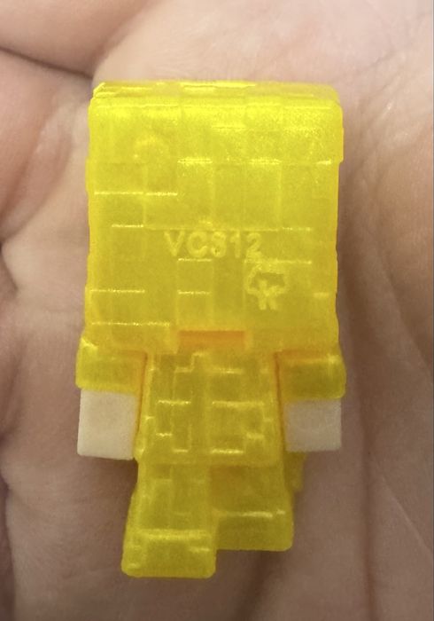 Золотой Алекс это из kinder joy minecraft