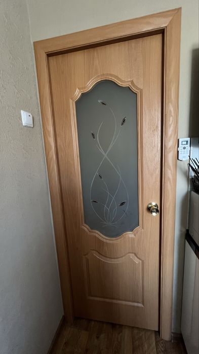 Продам двери,б/у