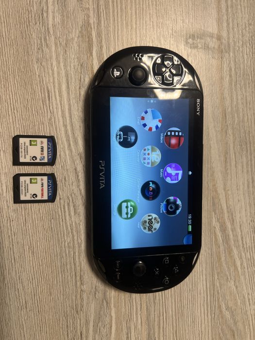 Playstation Vita, ps vita 2000 серии