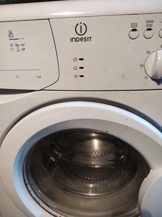 Пералня Indesit.
