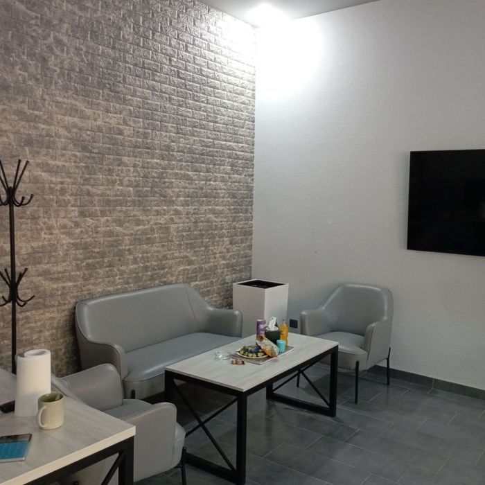 Помешение (Свое) 42 кв, с ремонтом, мебелью и техникой. Яшнобад р-н.