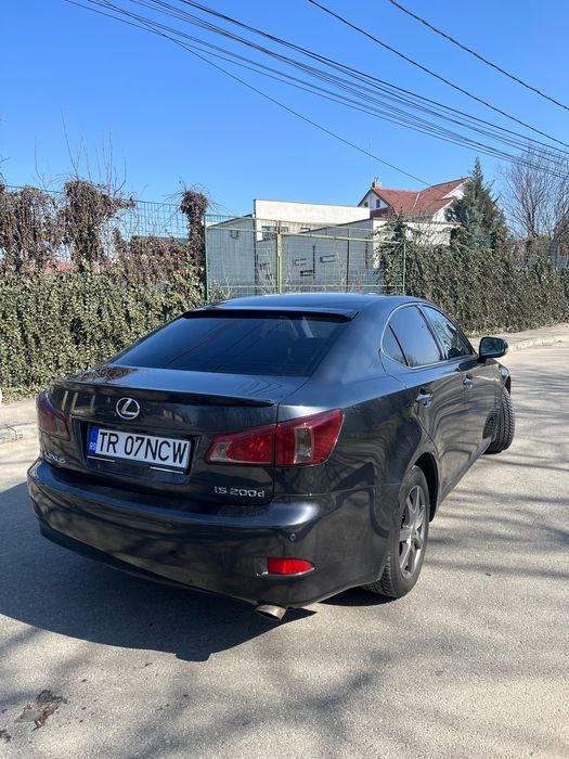Vând Lexus IS200 D