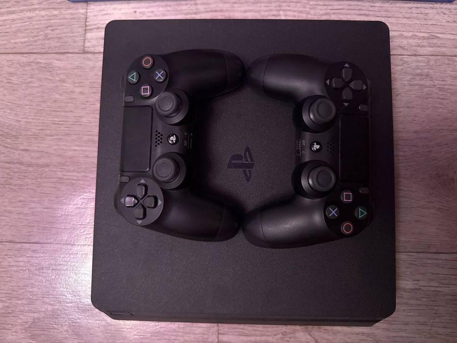 Продам Playstation 4 slim