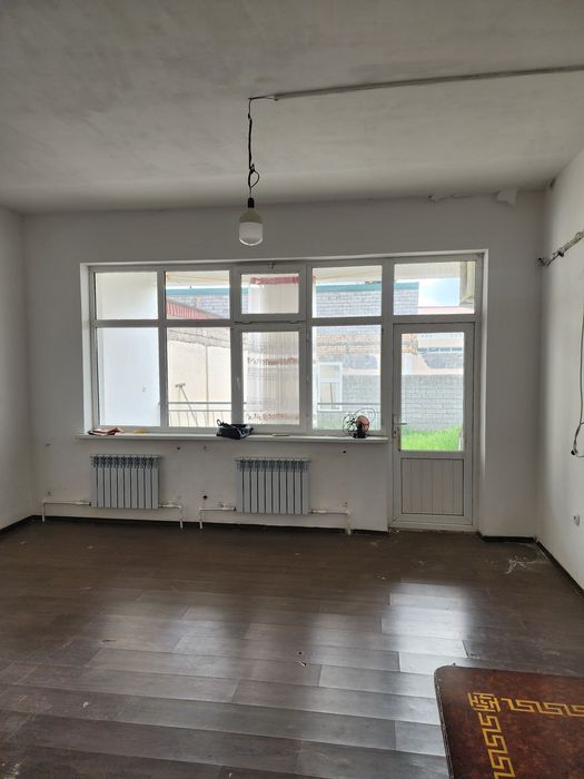 Xovli (участка) sotiladi 6 sotix 4 xona 
Manzil: Bektemir