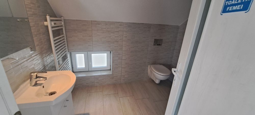 Casă spațioasă de închiriat sau de vânzare în Roznov