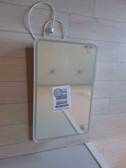 Продам шкаф-зеркало в ванную